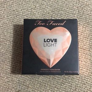 Too Faced Love Light Highlighter in Ray of Light